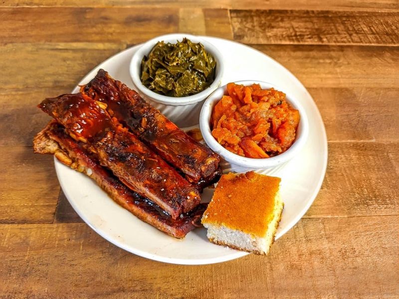 Wyatt's Country BBQ/Sgt Wyatts country BBQ food